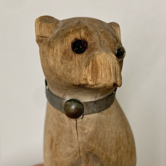 Late 19th Century Antique Rustic Primitive Hand Carved Sitting Toy Dog Statuette - Picture 12 of 16